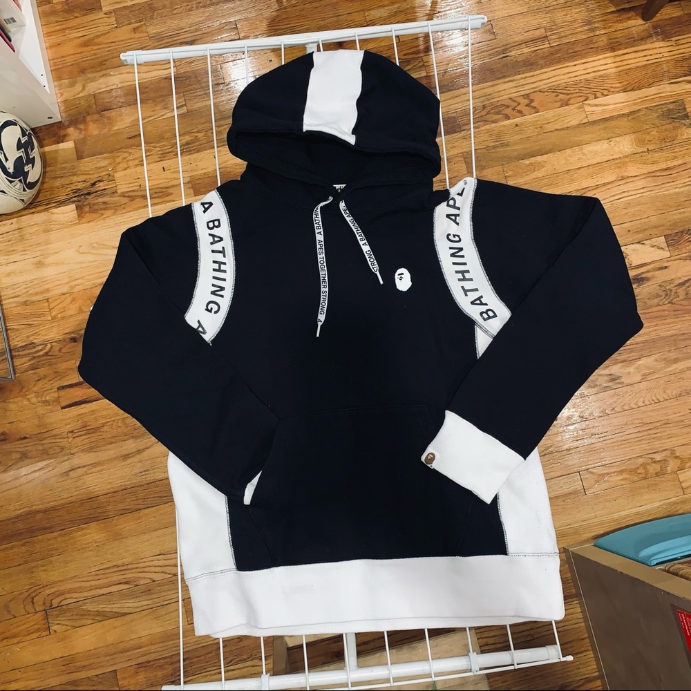 A BATHING APE
Logo-trim jersey hoodie
